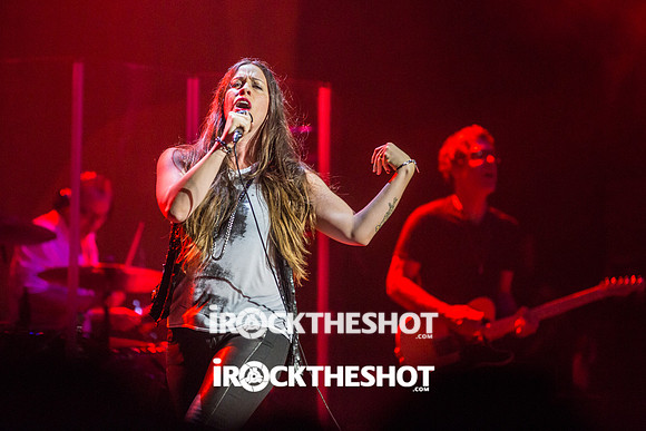 alanis morissette at the wellmont-14