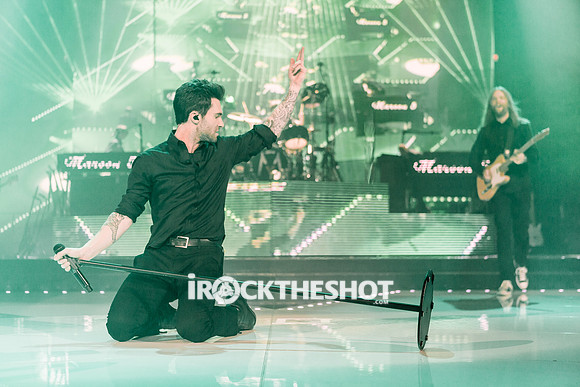 maroon 5 at madison square garden-28