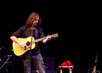 chris cornell at the carnegie  hall-16