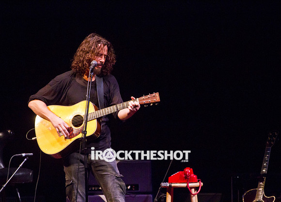 chris cornell at the carnegie  hall-16