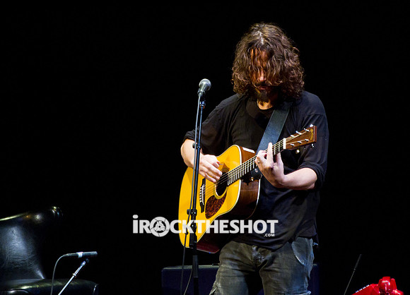 chris cornell at the carnegie  hall-2