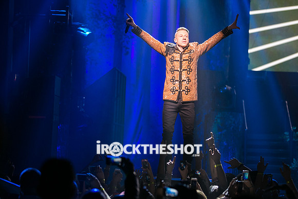 macklemore-and-ryan-lewis-at-the-theater-at-madison-square-garden-3