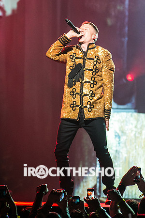 macklemore-and-ryan-lewis-at-the-theater-at-madison-square-garden-12