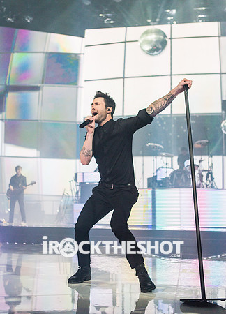 maroon 5 at madison square garden-12