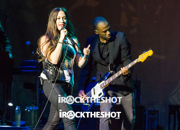alanis morissette at the wellmont-11