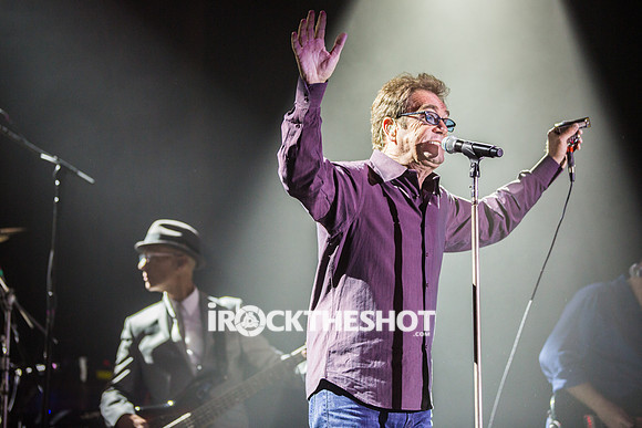 huey-lewis-at-irving-plaza-9