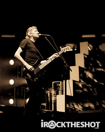 Roger Waters - The Wall - 11-3-2010-11