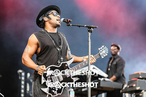 dangelo at mia festival-2