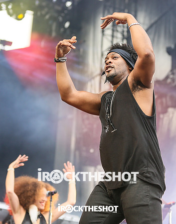 dangelo at mia festival-10
