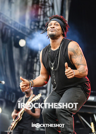dangelo at mia festival-11