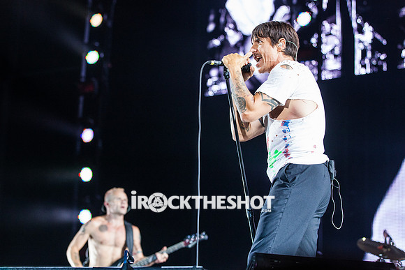 red-ht-chili-peppers-at-firefly-festival-12