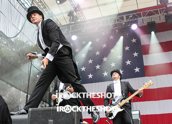 the hives at made in america festival-5