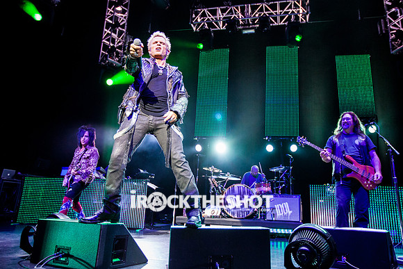 billy-idol-at-the-capitol-theatre-3