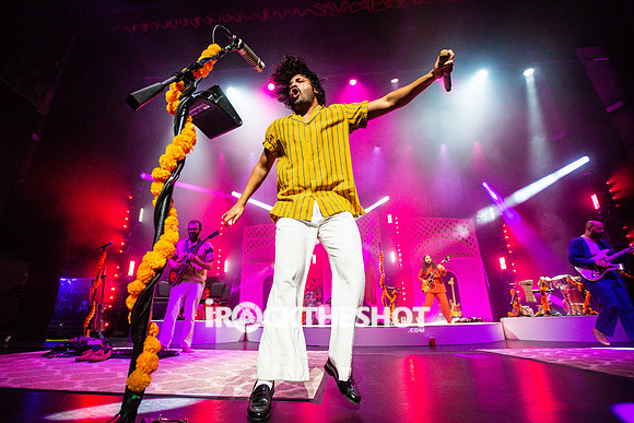 young-the-giant-beacon-theatre-10-21-2022-joe-papeo-47