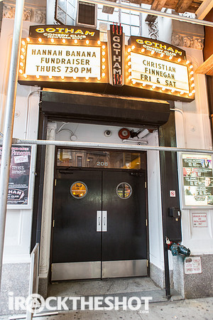 hannah-banana-gotham-comedy-club