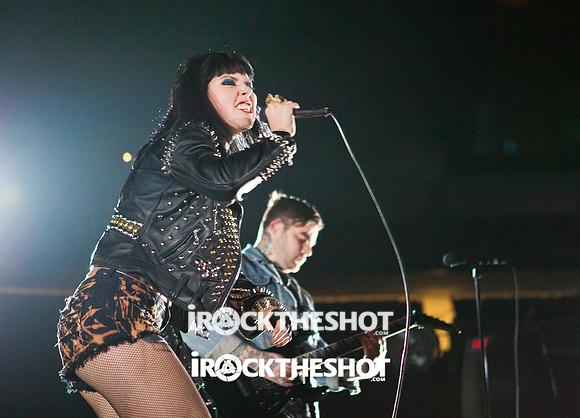 sleigh bells at prudential center-2