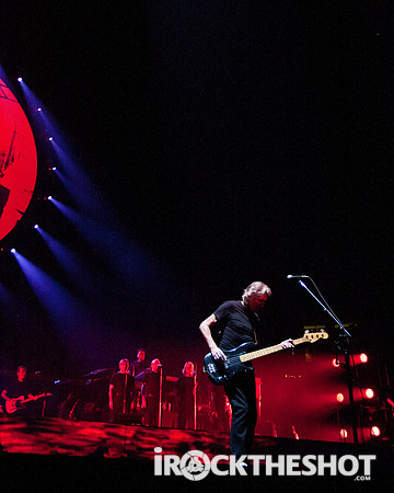 Roger Waters - The Wall - 11-3-2010-13