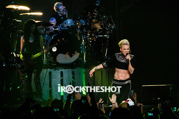 pink-at-madison-square-garden-30