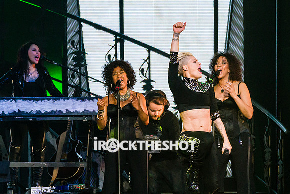 pink-at-madison-square-garden-32