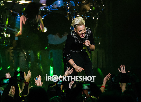 pink-at-madison-square-garden-35