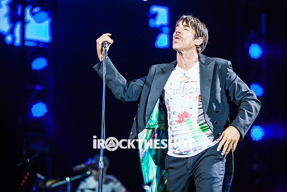 red-ht-chili-peppers-at-firefly-festival-5