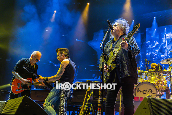 the-cure-at-madison-square-garden-6-19-2023-joe-papeo-6