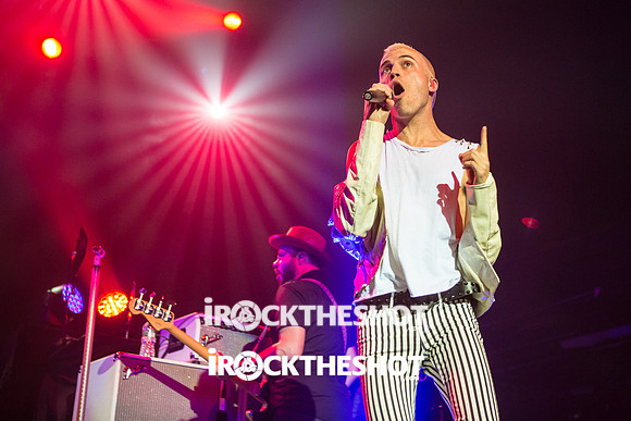 neon trees at terminal 5-3