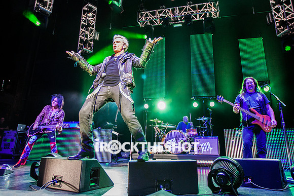 billy-idol-at-the-capitol-theatre
