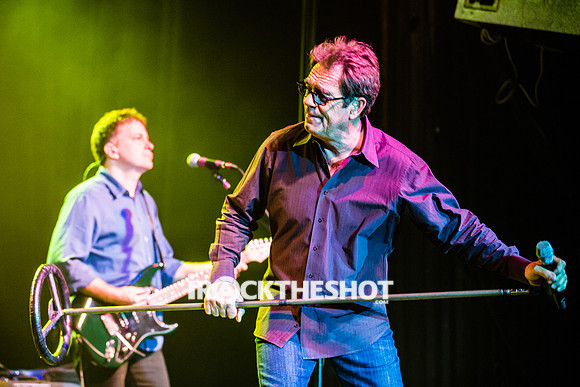 huey-lewis-at-irving-plaza-13