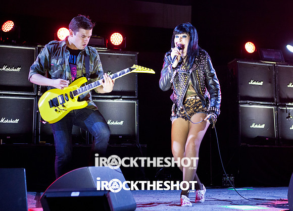 sleigh bells at prudential center-17