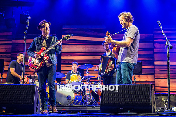 jack-johnson-at-firefly-papeo-1