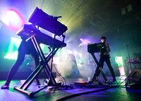 neon indian at terminal 5-4