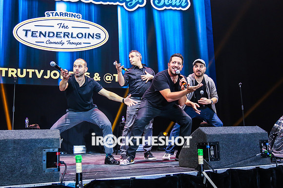 impractical-jokers-group-tour-photos-wheres-larry-papeo-3