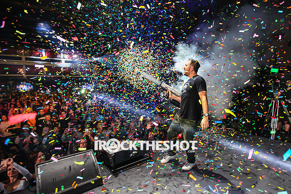 impractical-jokers-group-tour-photos-wheres-larry-papeo-5
