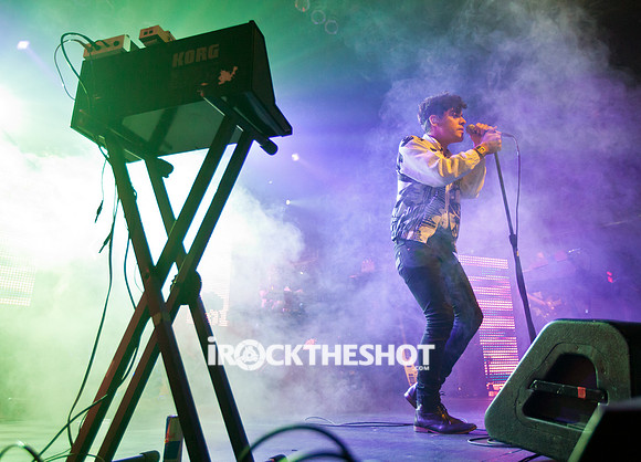 neon indian at terminal 5-5