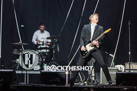 the-hives-at-madison-square-garden-10
