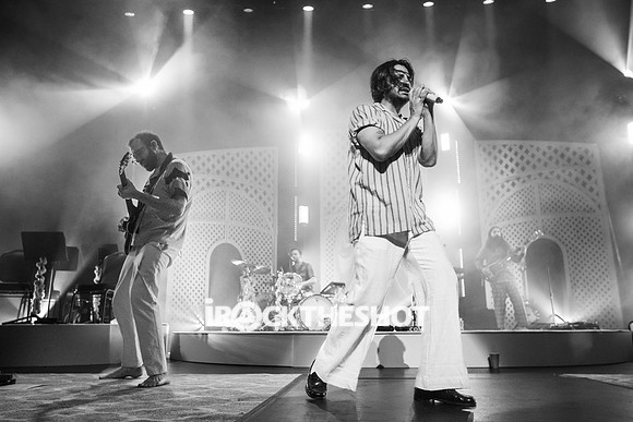 young-the-giant-beacon-theatre-10-21-2022-joe-papeo-45