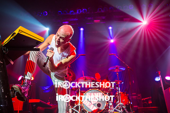 neon trees at terminal 5-14