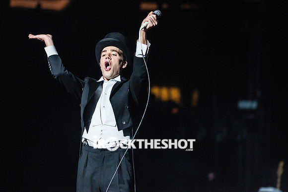 the-hives-at-madison-square-garden-11