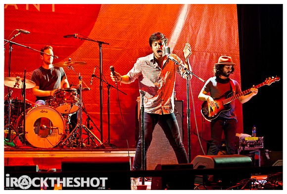 young the giant at pnc-6094