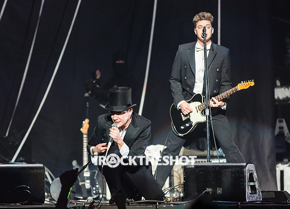 the-hives-at-madison-square-garden-17