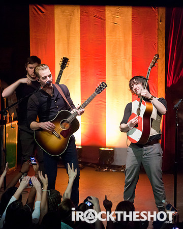 Plain White Ts-23