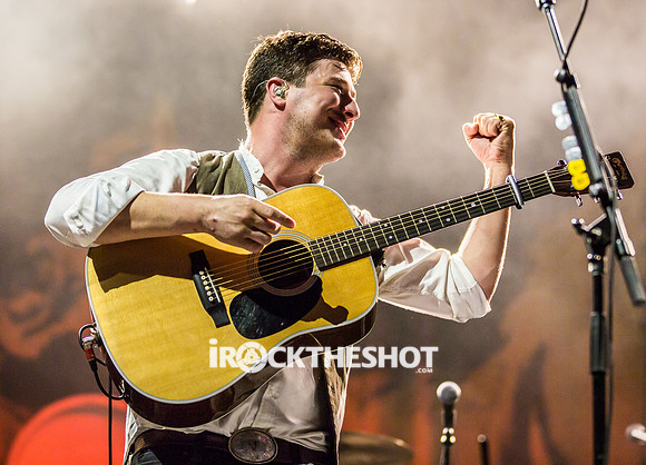 mumford and sons at pier a-19