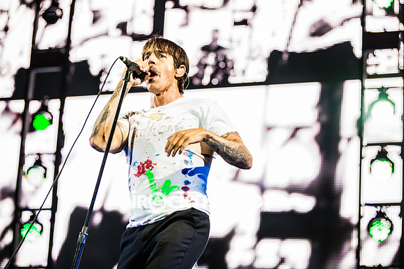 red-ht-chili-peppers-at-firefly-festival-9