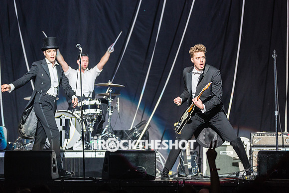 the-hives-at-madison-square-garden-15