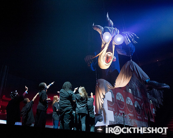 Roger Waters - The Wall - 11-3-2010-23