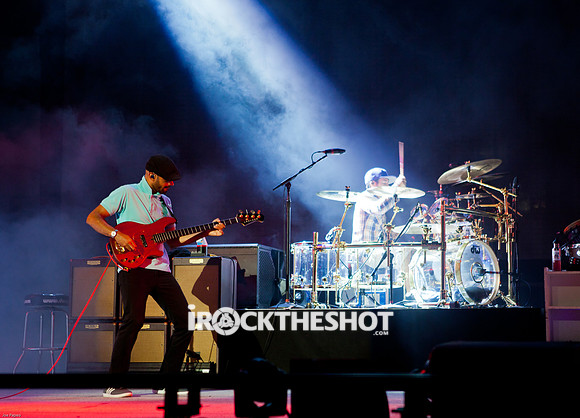 incubus at pnc-6411