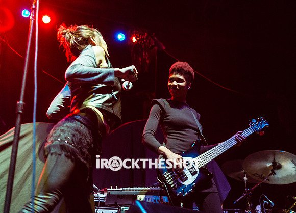 nico vega at roseland ballroom-12