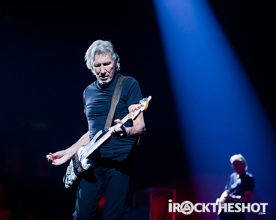 Roger Waters - The Wall - 11-3-2010-25