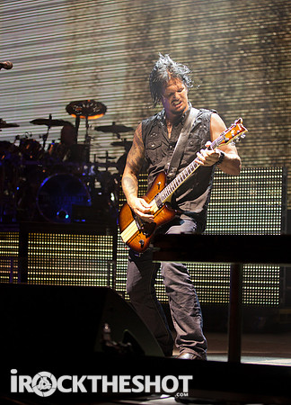 disturbed at mayhem (14 of 15)